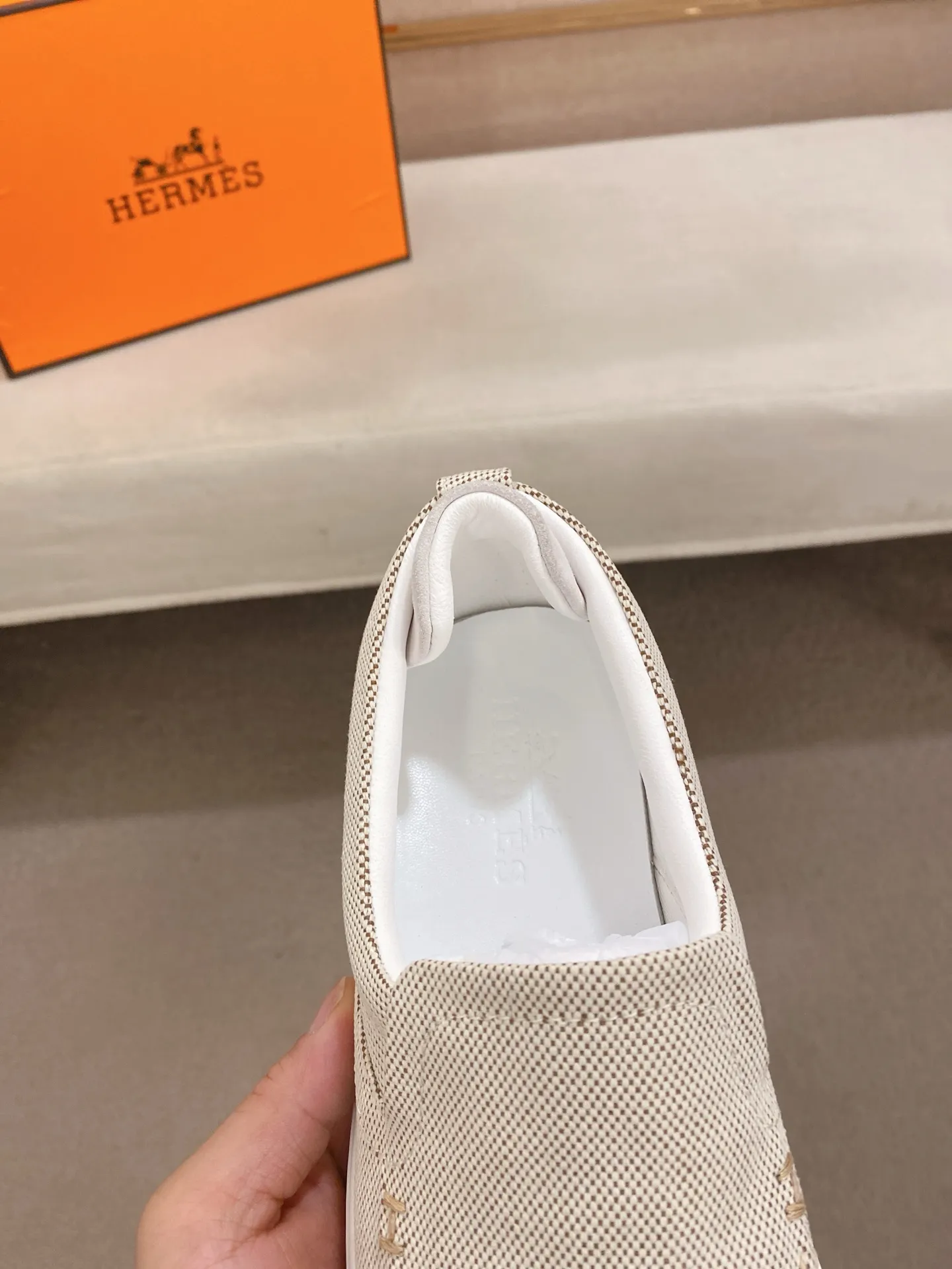 Men's clothing and shoes💰: 442💰《HERMES》【Classic original single version】Hermès; top 🔝purchase agent🔍🔍men's latest 🇺🇸 counter sales simultaneously, imported from Italy original ▲▲cowhide ▲▲ (high-end, nobility, class) ) Exquisite workmanship (Italian 🇮🇹 imported water-dyed 🐂 cowhide lining) sole: original sole provided by the original factory, ⚠️exclusive double-layer activity·TPR·rubber·combined molded outsole; super comfortable·wear-resistant·non-slip·environmental protection The real thing is more beautiful if you take the real thing (high quality, follow the order). You can enter and exit the counter at will * Number of yards: 38-44 (45 can be customized and cannot be returned or exchanged)